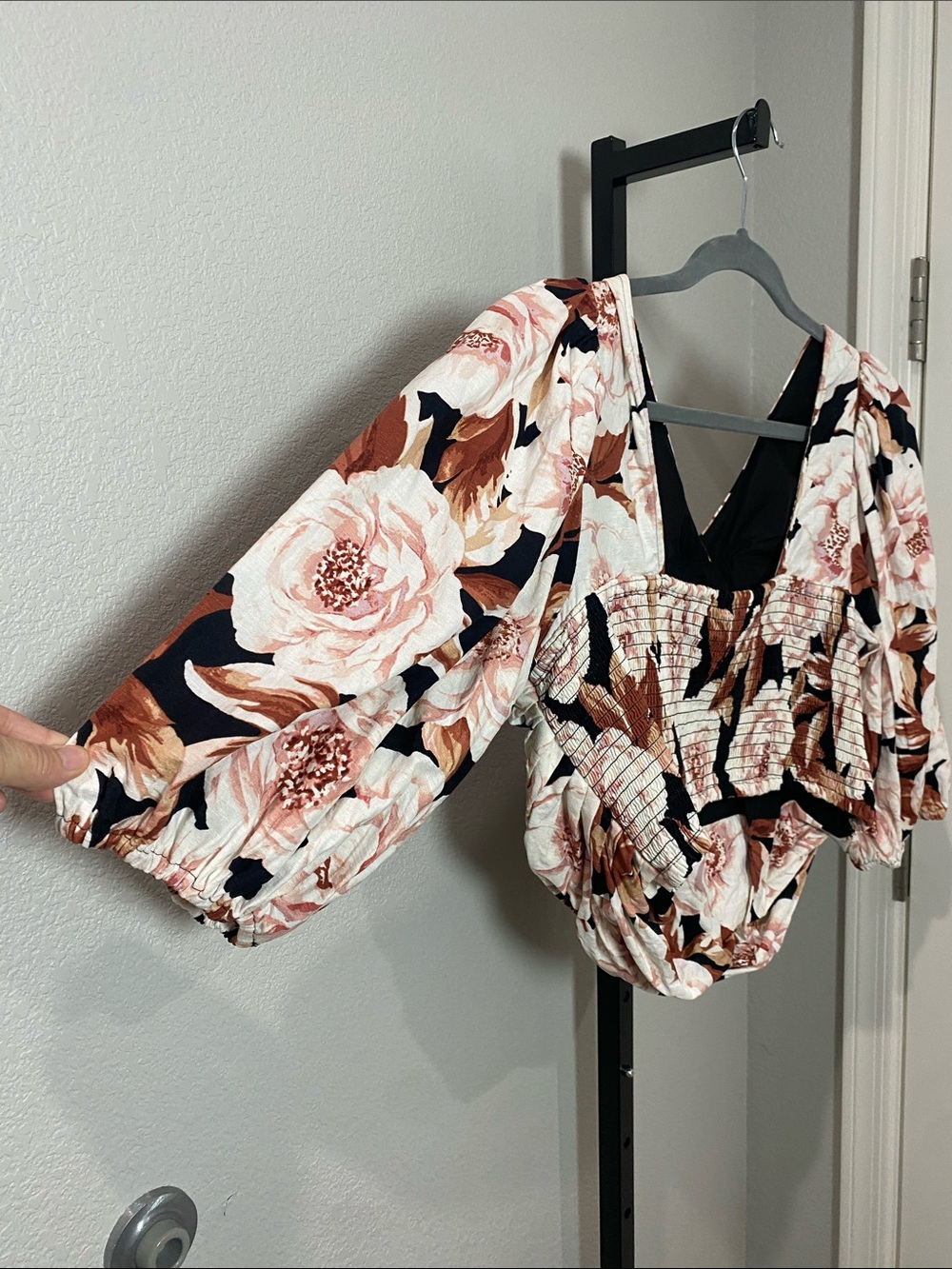 Express Floral V-Neck Puff Sleeve Blouse - Black, Pink & Brown - Picture 8 of 9
